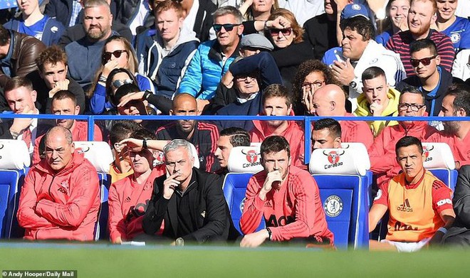 Jose Mourinho: Kẻ ăn mày dĩ vãng và người tình cũ bội phản - Ảnh 1.