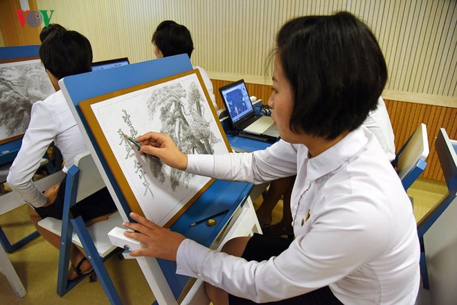 Cận cảnh quy trình rèn giũa các cô giáo tương lai của Triều Tiên - Ảnh 10.