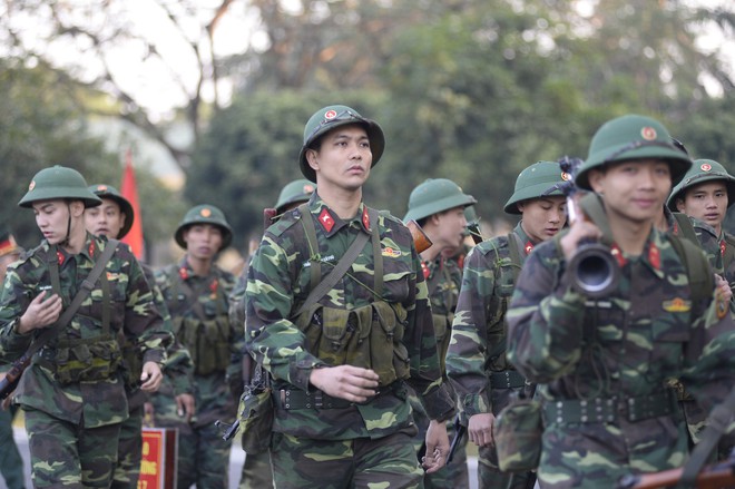 Sao nhập ngũ: Ưng Đại Vệ liên tục góp muối với loạt tình huống bi hài trên sân tập - Ảnh 1.