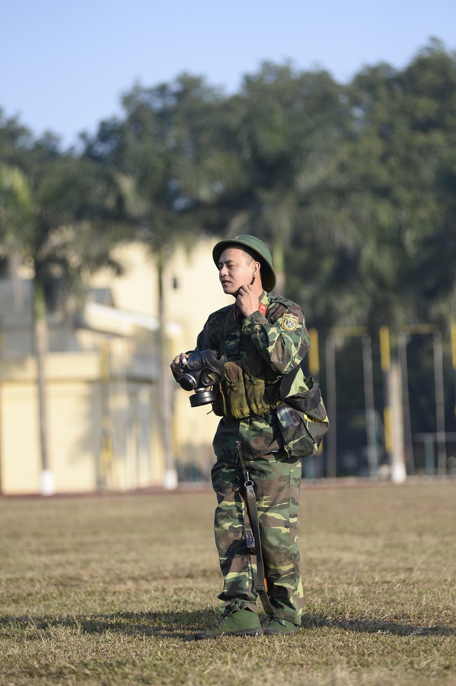 Sao nhập ngũ: Ưng Đại Vệ liên tục góp muối với loạt tình huống bi hài trên sân tập - Ảnh 2.