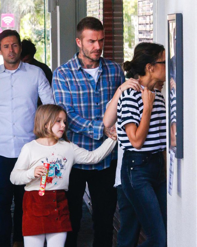 David Beckham mặt căng thẳng đưa bé Harper đi chơi sau khi nhà bị trộm đột nhập - Ảnh 5.