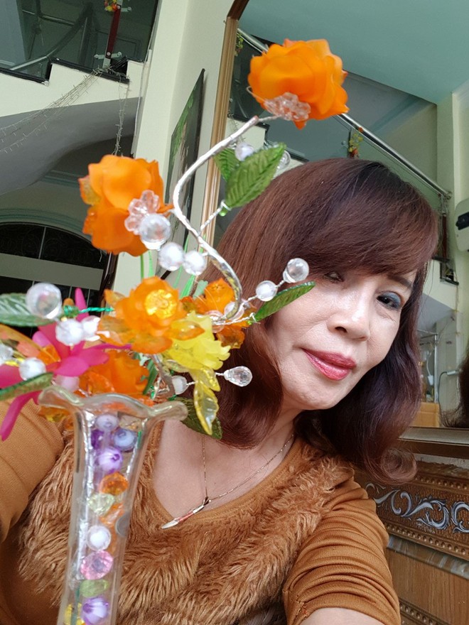 Cô dâu 62 tuổi Thu Sao khoe nhan sắc trẻ trung sau phẫu thuật thẩm mỹ