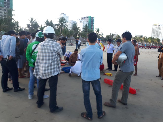 Du khách Trung Quốc tử vong nghi do đột quỵ khi đang tắm biển ở Đà Nẵng - Ảnh 1.