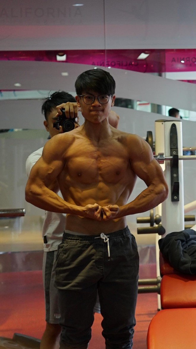 Chỉ v&igrave; muốn mua iPad m&agrave; cậu nh&oacute;c 13 tuổi tập gym chăm đến nỗi th&agrave;nh so&aacute;i ca l&uacute;c n&agrave;o kh&ocirc;ng biết - Ảnh 4.