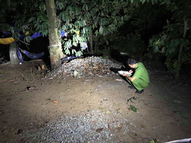 Nam thanh niên chết bí ẩn gần một ngôi miếu bên sông ở Sài Gòn - Ảnh 2.