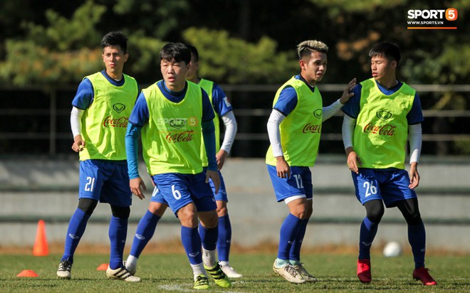 Đội tuyển Việt Nam chia làm 2 đợt lọc quân cho AFF Cup 2018 - Ảnh 1.