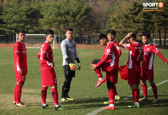 Việt Nam 2-1 Seoul FC: Dấu ấn cặp bài trùng Quang Hải - Công Phượng - Ảnh 5.