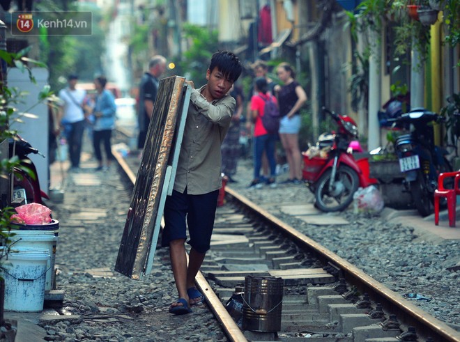 Hà Nội: Xóm đường tàu đẹp không kém làng cổ Thập Phần, Đài Loan - Ảnh 13.