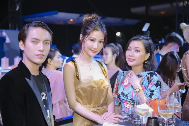 Đại chiến v&ograve;ng 1: Chi Pu thắng lớn trước Jolie Nguyễn, Salim v&agrave; Quỳnh Anh Shyn trong sự kiện thời trang - Ảnh 16.
