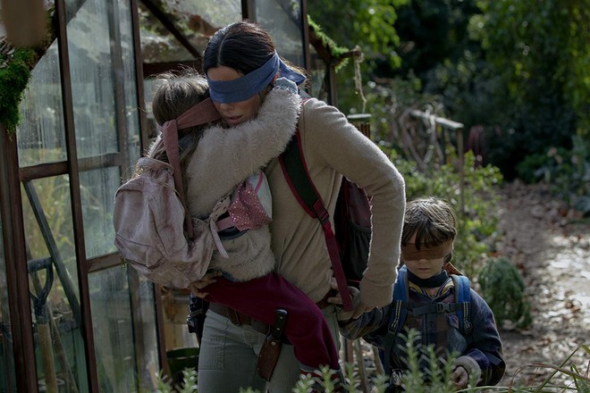 Trailer Bird Box vừa tung bị phát hiện giống tác phẩm kinh dị từng gây sốt A Quiet Place đến khó tin - Ảnh 3.