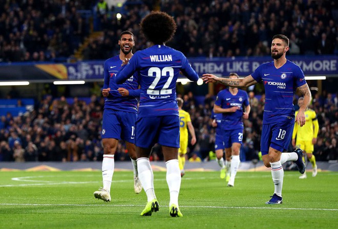 Si&ecirc;u dự bị lập hat-trick đầu ti&ecirc;n trong đời, Chelsea l&agrave;m gỏi vị kh&aacute;ch phương xa - Ảnh 3.