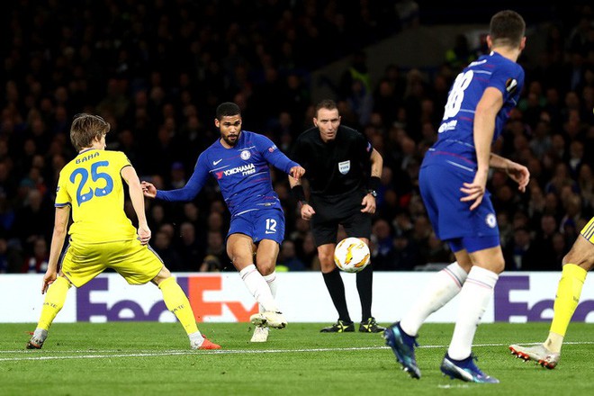 Si&ecirc;u dự bị lập hat-trick đầu ti&ecirc;n trong đời, Chelsea l&agrave;m gỏi vị kh&aacute;ch phương xa - Ảnh 5.