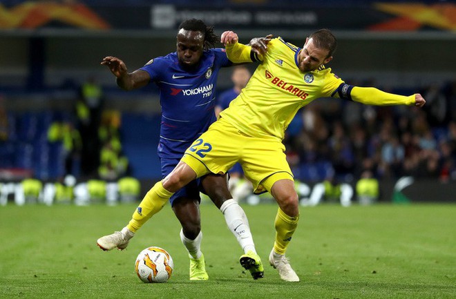 Si&ecirc;u dự bị lập hat-trick đầu ti&ecirc;n trong đời, Chelsea l&agrave;m gỏi vị kh&aacute;ch phương xa - Ảnh 6.