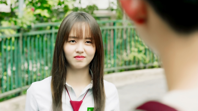 4 vai nữ sinh ấn tượng nhất của nữ thần phim học đường Kim So Hyun - Ảnh 9.