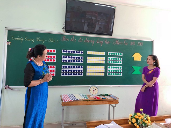 Các cô giáo viết đẹp hơn đánh máy ở Quảng Trị tiếp tục gây sốt với khả năng sáng tạo đồ dùng dạy học không giới hạn - Ảnh 8.