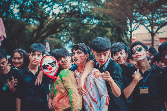 Đăng ảnh Halloween dọa người xem nhưng điều được chú ý nhất lại là trai xinh gái đẹp của trường - Ảnh 17.