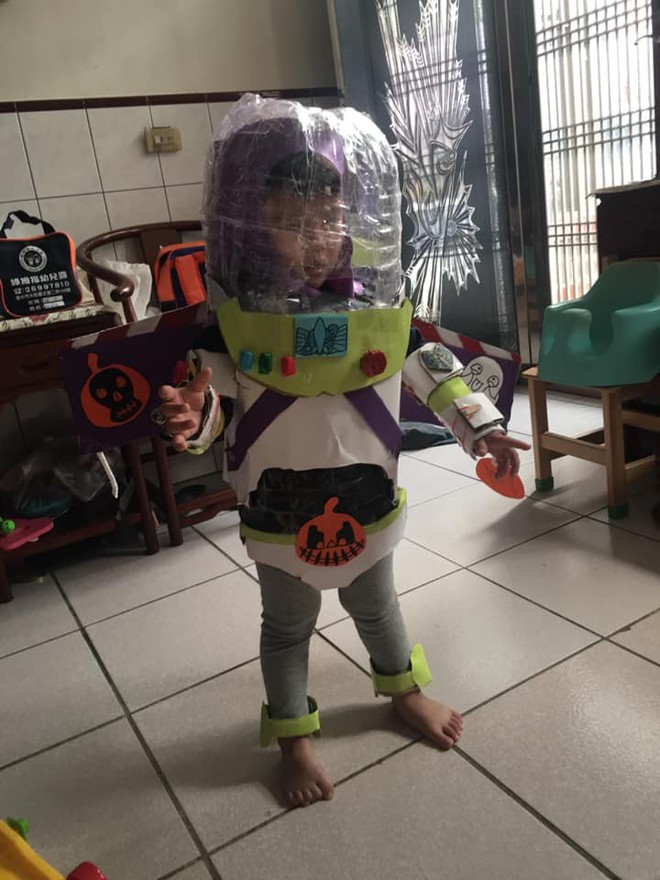 Đại chiến Halloween: Qu&ecirc;n ma quỷ đi, giờ h&oacute;a trang th&agrave;nh đồ ăn vặt v&agrave; tr&agrave; sữa mới... đ&aacute;ng sợ - Ảnh 21.