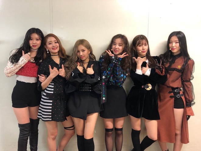 C&ugrave;ng 1 ng&agrave;y c&oacute; đến 2 t&acirc;n binh c&ocirc;ng bố t&ecirc;n fandom với những &yacute; nghĩa kh&ocirc;ng ai ngờ tới - Ảnh 2.
