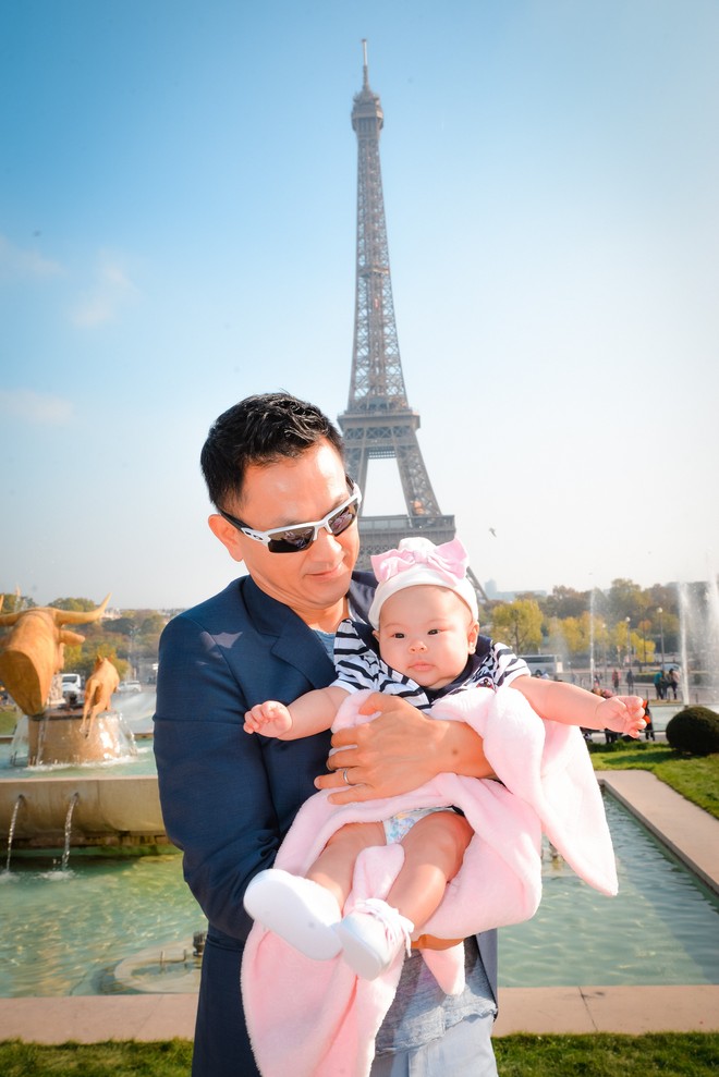 Thanh Thảo và ông xã đưa con gái chỉ mới 3 tháng tuổi đi du lịch châu Âu - Ảnh 5.
