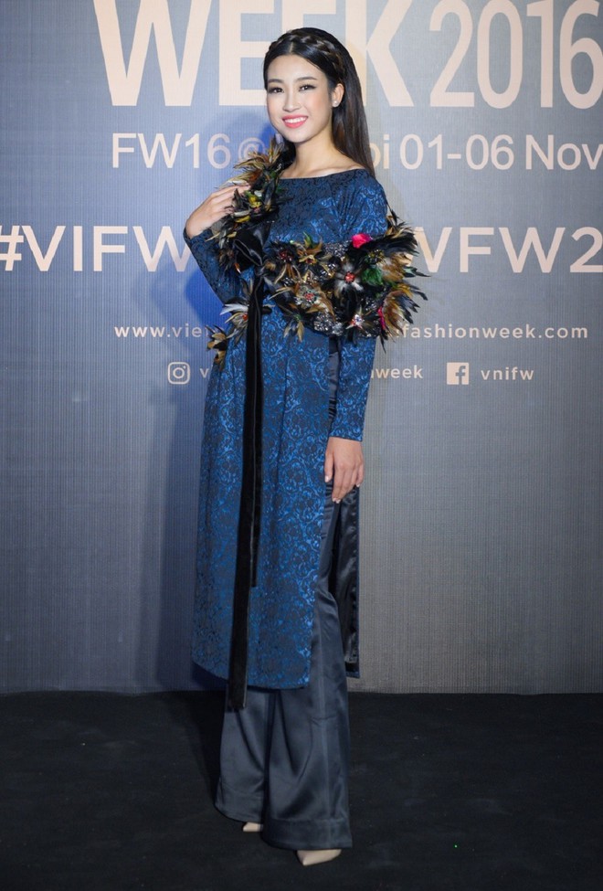 Bình thường lên đồ cũng xinh, mỗi tội cứ đến Fashion Week là Hoa Hậu Mỹ Linh lại mặc linh tinh vì ham... giật giũ - Ảnh 3.