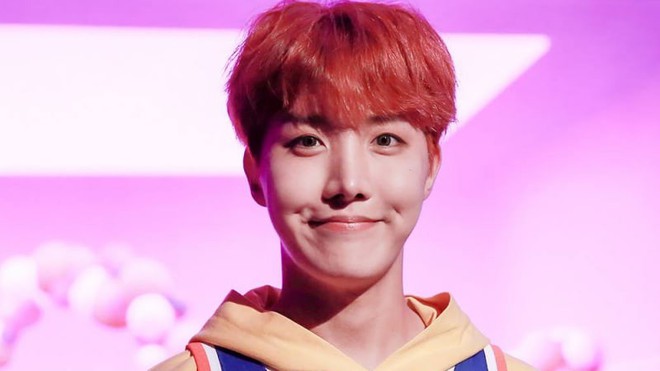 Cool ngầu trên sân khấu nhưng không ngờ j-hope (BTS) lại mong manh, dễ vỡ thế này! - Ảnh 1.