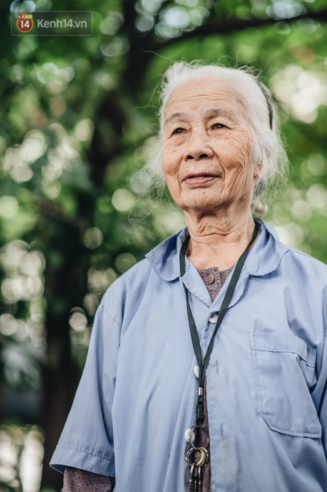 Cụ bà được mệnh danh nữ hùng vá săm vỉa hè Hà Nội: Nghỉ hưu sau 21 năm vá xe, bỏ rượu bia để sống khoẻ mạnh - Ảnh 11.