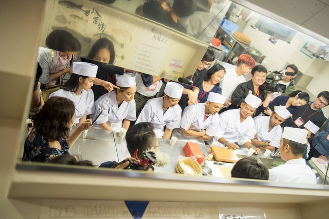 Đông Nhi hào hứng học làm sushi, cùng nghệ sĩ các nước ASEAN khám phá Nhật Bản - Ảnh 9.