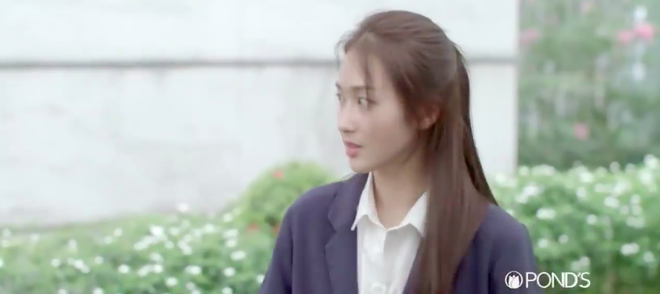 Nếu l&agrave;m đậm th&ecirc;m m&agrave;u son th&igrave; chắc chắn Khả Ng&acirc;n trong Hậu Duệ Mặt Trời sẽ kh&ocirc;ng bị hiểu nhầm l&agrave;... bệnh nh&acirc;n - Ảnh 4.