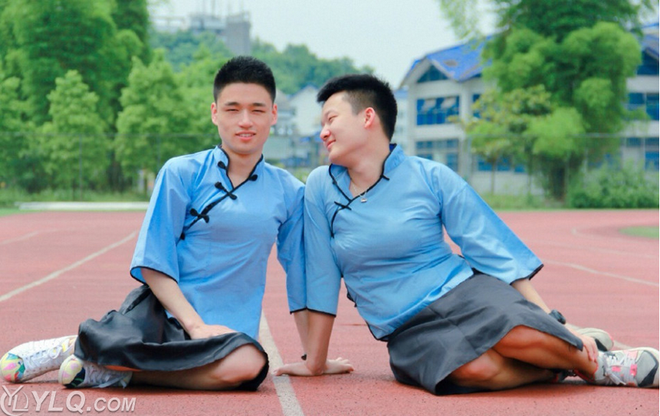 Sinh viên Trung Quốc chụp ảnh kỷ yếu: Kẻ khoe chân dài miên man cả thước, người sexy quyến rũ với bikini - Ảnh 19.
