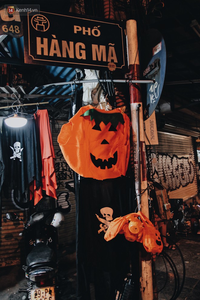 Hình ảnh Halloween tại phố Hàng Mã Hà Nội- Ảnh 2.