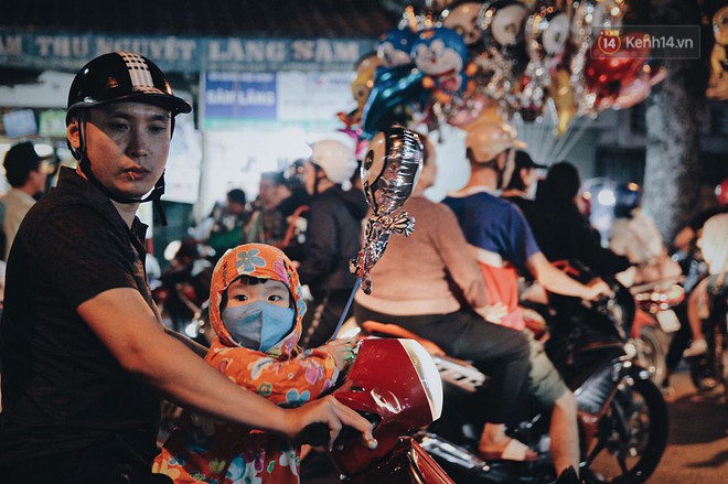 Hà Nội và Sài Gòn tràn ngập ma quỷ đêm Halloween: Từ cương thi, vô diện đến phù thủy tưng bừng xuống phố - Ảnh 9.