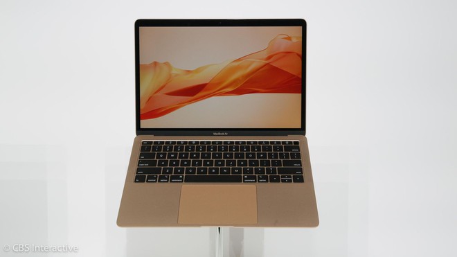 Giải đáp câu hỏi khiến các chị em đau đầu suốt đêm qua: Có nên mua MacBook Air 2018 thay cho MacBook thường hoặc Pro? - Ảnh 1.