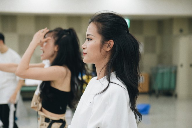 Trước giờ G, Đ&ocirc;ng Nhi tập luyện căng thẳng cho m&agrave;n ra mắt ca kh&uacute;c mới tại Nhật Bản - Ảnh 6.