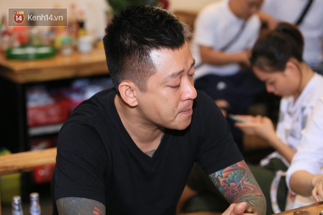 Tuấn Hưng kh&oacute;c khi liveshow bị hủy s&aacute;t giờ G: Chưa bao giờ kỉ niệm 20 năm đi h&aacute;t lại cay đắng như thế n&agrave;y - Ảnh 5.