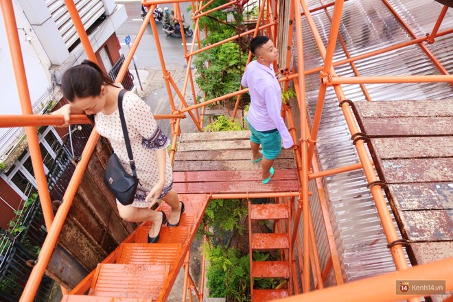Ghé thăm quán cafe như công trình đang xây dựng ở Sài Gòn với hàng trăm giàn giáo lắp đặt xung quanh - Ảnh 10.