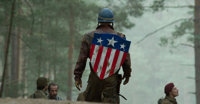 Nam thần Chris Evans chính thức giã từ với vai Captain America sau 8 năm cầm khiên - Ảnh 4.