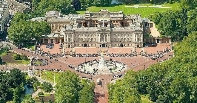 Anh trùng tu Điện Buckingham trong 10 năm - Ảnh 1.