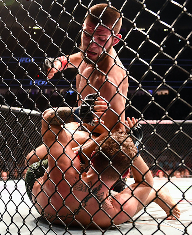 Gã điên McGregor thua đau trong lần tái xuất, tạo ra vụ ẩu đả chưa từng có trong lịch sử UFC - Ảnh 8.