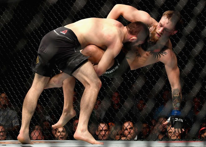 Gã điên McGregor thua đau trong lần tái xuất, tạo ra vụ ẩu đả chưa từng có trong lịch sử UFC - Ảnh 10.