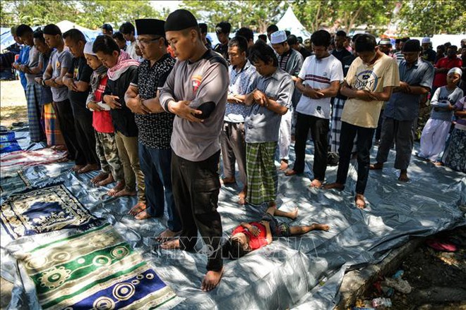 Vẫn còn 200.000 người sống trong tuyệt vọng sau thảm họa động đất, sóng thần tại Indonesia - Ảnh 1.
