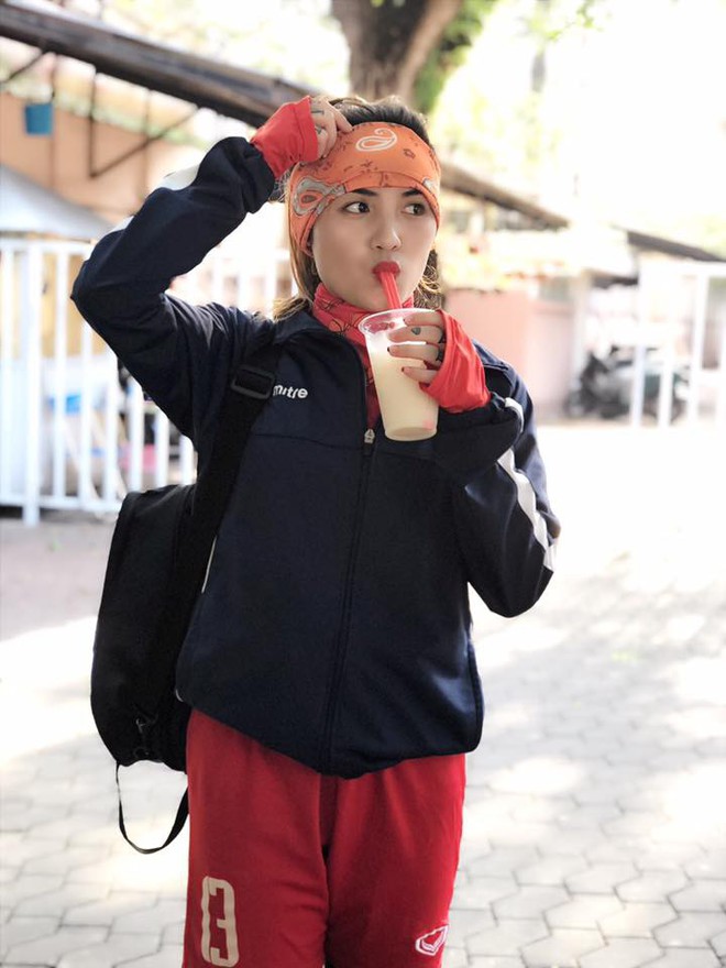 Chưa kịp vui khi t&igrave;m được danh t&iacute;nh cầu thủ hot girl, anh em đ&agrave;nh tiếc h&ugrave;i hụi v&igrave; điều n&agrave;y  - Ảnh 7.