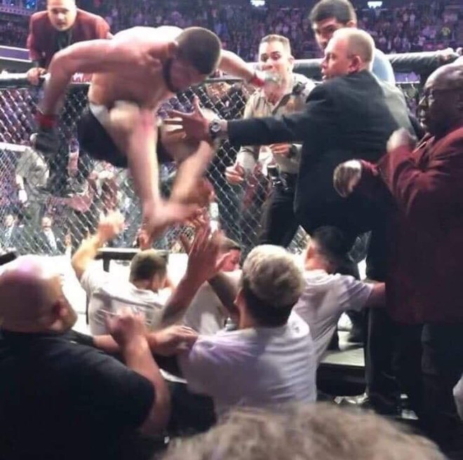 Tiết lộ mới: Gã điên McGregor cũng là kẻ khơi mào đánh nhau, đấm em họ độc cô cầu bại Khabib rách mặt - Ảnh 2.