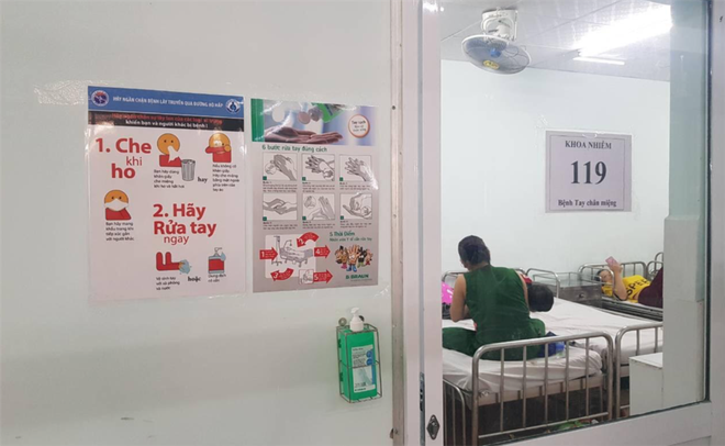 Dịch Sởi và Tay Chân Miệng ở Sài Gòn tiếp tục tăng nhanh, thêm nhiều trẻ em nhập viện - Ảnh 3.