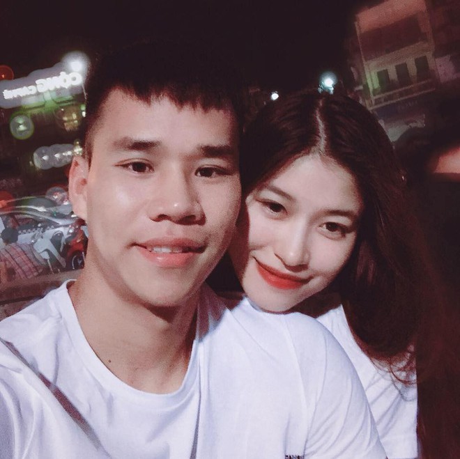 Chân dung bạn gái xinh đẹp của cầu thủ CLB Hà Nội, hiện là du học sinh Anh Quốc - Ảnh 2.