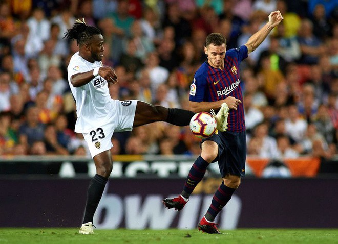 Messi ghi b&agrave;n, Barca vẫn bị cầm h&ograve;a v&agrave; đ&aacute;nh mất ng&ocirc;i đầu La Liga - Ảnh 4.