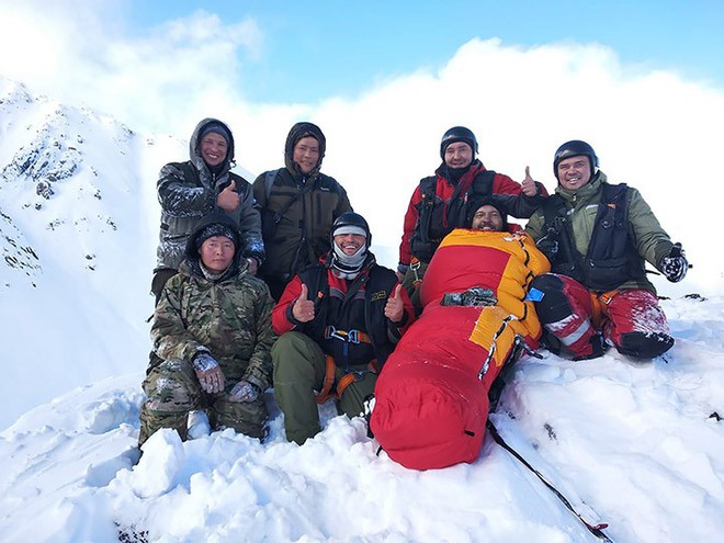 Sống sót thần kỳ sau 4 ngày mắc kẹt trên vùng núi lạnh nhất nước Nga  - Ảnh 3.