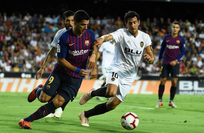 Messi ghi b&agrave;n, Barca vẫn bị cầm h&ograve;a v&agrave; đ&aacute;nh mất ng&ocirc;i đầu La Liga - Ảnh 7.