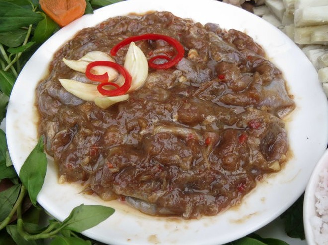 Khoai lang chấm mắm sống, từ m&#243;n &quot;nh&#224; ngh&#232;o&quot; trở th&#224;nh đặc sản nức tiếng ở Vĩnh Long - Ảnh 2.