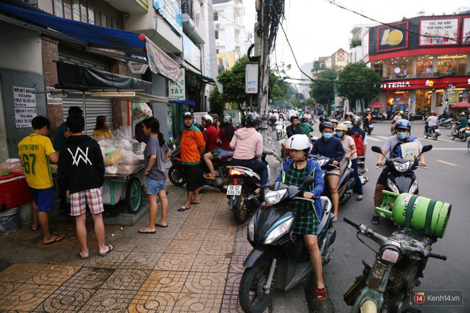 Xe x&ocirc;i vỉa h&egrave; của 2 hot boy c&oacute; b&iacute; quyết g&igrave; khiến người S&agrave;i G&ograve;n tấp nập chờ mua 10 năm qua? - Ảnh 6.