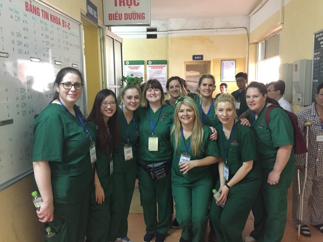 C&ocirc; bạn 9x xinh xắn, l&agrave; thủ khoa đầu v&agrave;o v&agrave; tốt nghiệp Đại học H&agrave; Nội, từng th&aacute;p t&ugrave;ng Bộ trưởng Bộ thương mại Indonesia tại APEC - Ảnh 4.